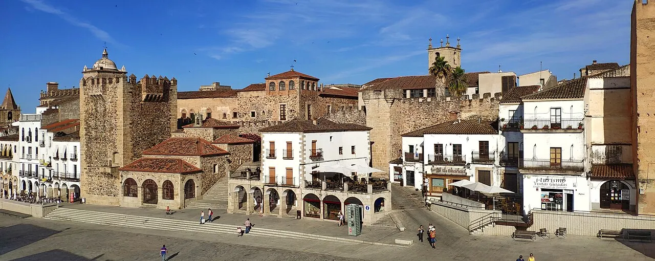 Cáceres: vista de la ciudad y principales lugares que ver