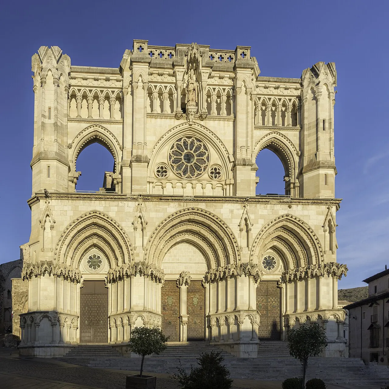 Cuenca: city view and main sights to see