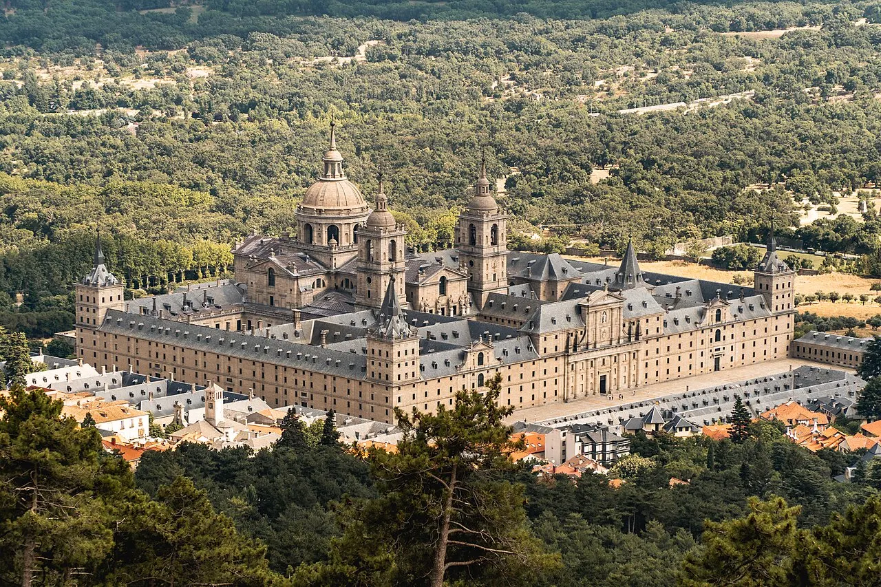 San Lorenzo de El Escorial: vista de la ciudad y principales lugares que ver
