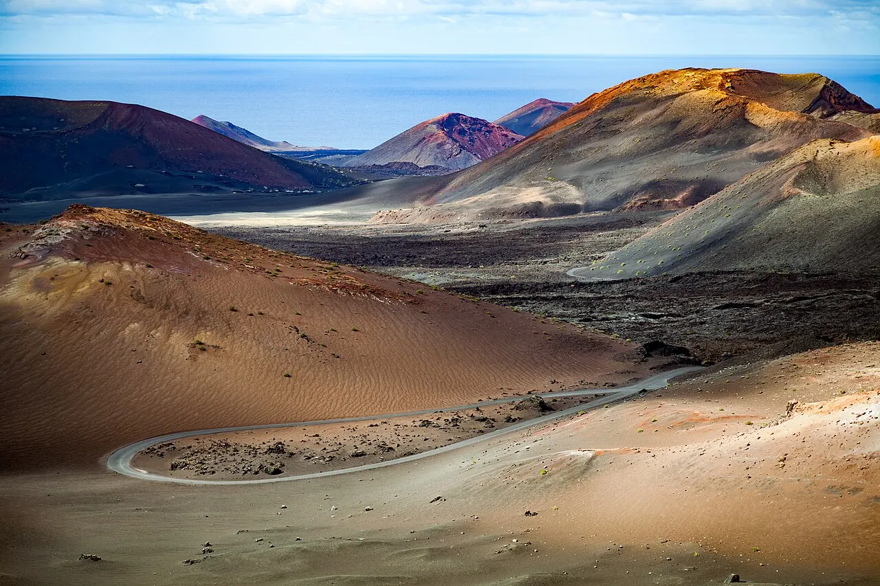 Lanzarote: vista de la ciudad y principales lugares que ver