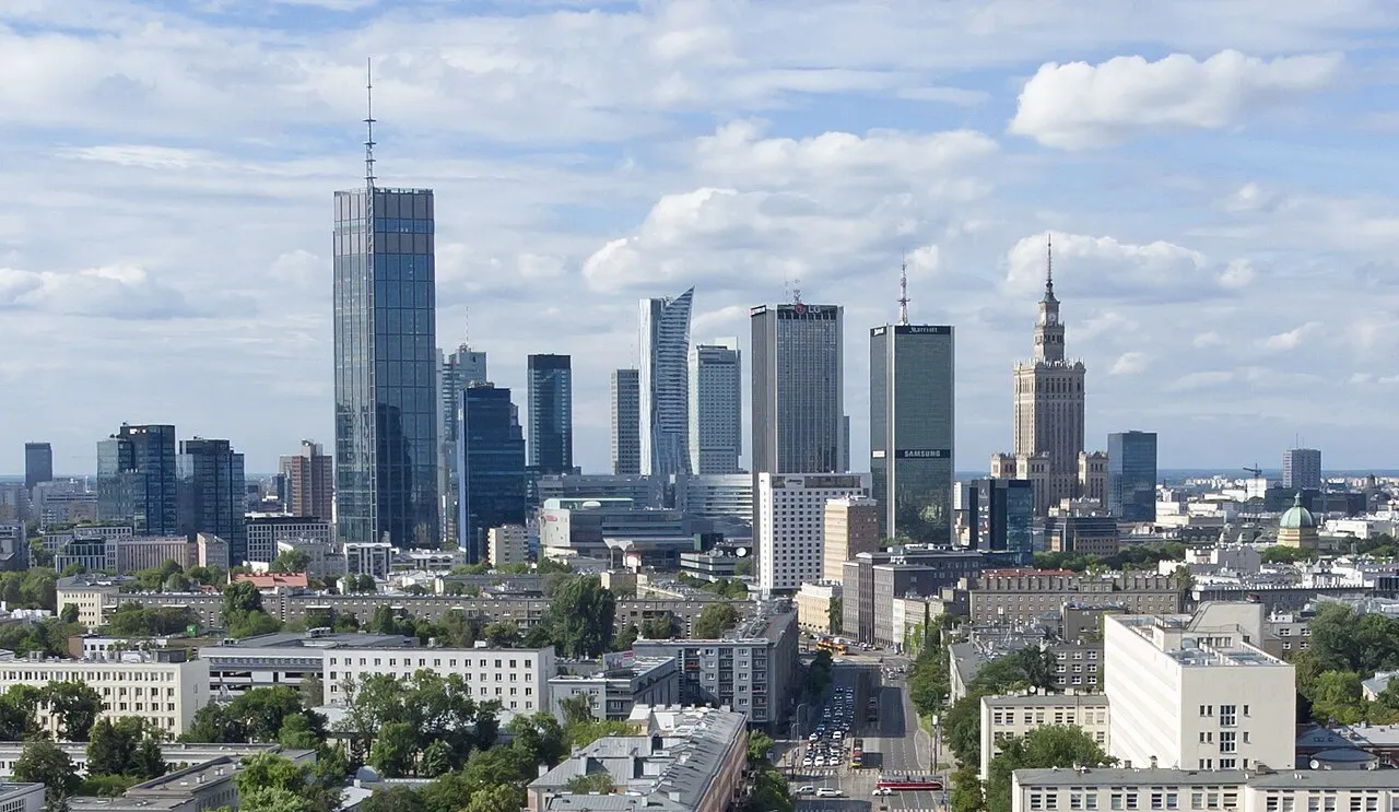 Warsaw: city view and main sights to see