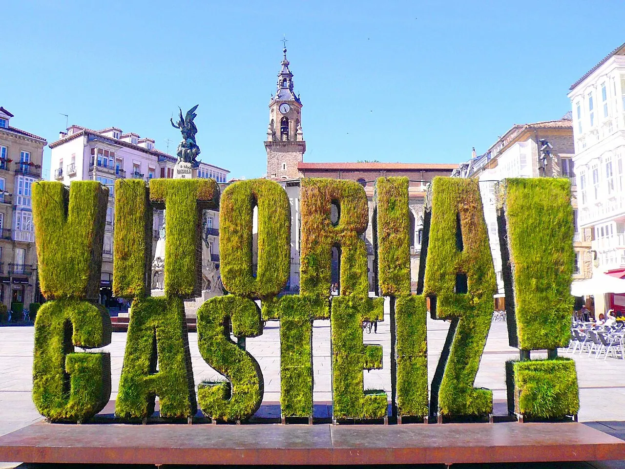 Vitoria-Gasteiz: city view and main sights to see