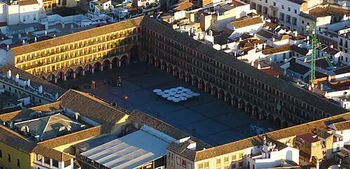 Plaza de la Corredera — Córdoba 2016 (CC BY 2.0) Plaza de la Corredera