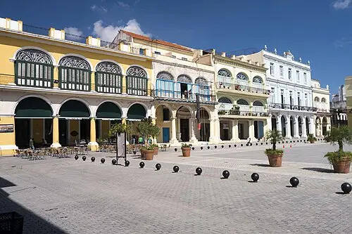Plaza Vieja — Bryan Ledgard (CC BY 2.0) Plaza Vieja