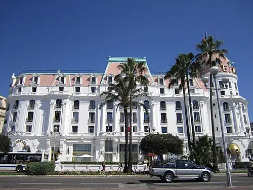 Hotel Negresco — Montgomery06 (CC BY-SA 3.0) Hotel Negresco
