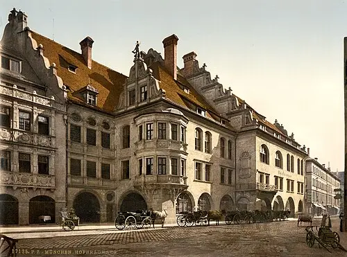 Cervecería Hofbräuhaus — Unknown authorUnknown author (Public domain) Cervecería Hofbräuhaus