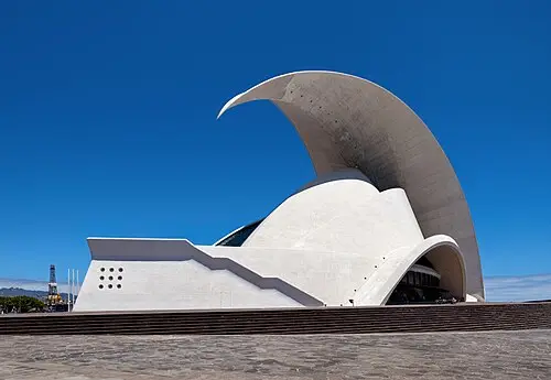 Tenerife Auditorium — Thomas Wolf, www.foto-tw.de (CC BY-SA 3.0 de) Tenerife Auditorium