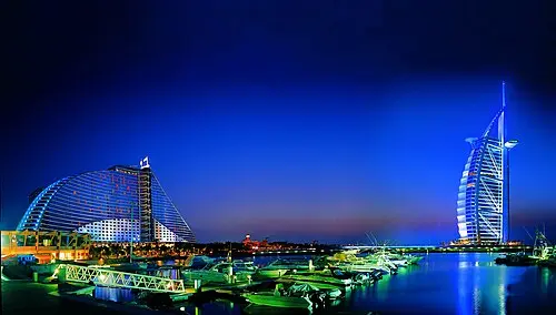 Hotel Burj Al Arab — Yacine Hary (CC BY 2.0) Hotel Burj Al Arab