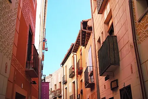 Quartier juif de Ségovie — Coriplus (CC BY-SA 3.0) Quartier juif de Ségovie