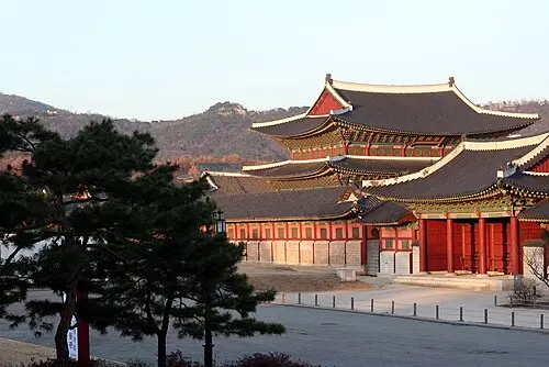 Gyeongbokgung Palace — by hojusaram (CC BY-SA 2.0) Gyeongbokgung Palace