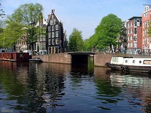 Barrio Jordaan — No machine-readable author provided. Jonik assumed (based on copyright claims). (CC BY-SA 2.0) Barrio Jordaan