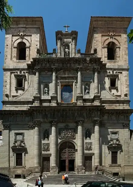Church of the Jesuits (San Ildefonso) — Yildori (CC BY-SA 3.0 es) Church of the Jesuits (San Ildefonso)