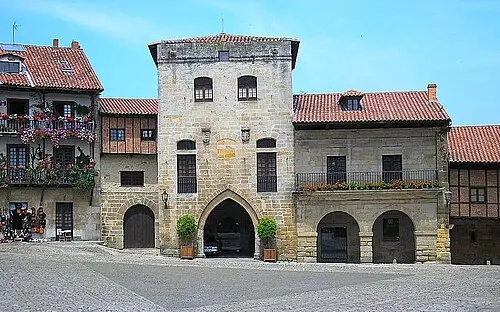 Torre di Don Borja — Lothar Wilhelm (CC BY-SA 2.0) Torre di Don Borja