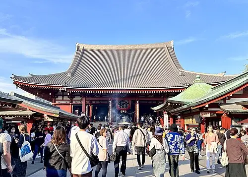 Tempio Sensō-ji (Asakusa) — Akonnchiroll (CC0) Tempio Sensō-ji (Asakusa)