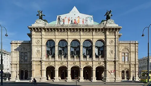 Ópera Estatal de Viena — P e z i (CC BY-SA 3.0 at) Ópera Estatal de Viena