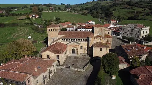 Collegiata di Santa Juliana — Luis Fermín TURIEL PEREDO (CC BY-SA 4.0) Collegiata di Santa Juliana