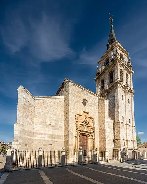 Magistral Cathedral of Saints Justus and Pastor — Fernando (CC BY-SA 4.0) Magistral Cathedral of Saints Justus and Pastor