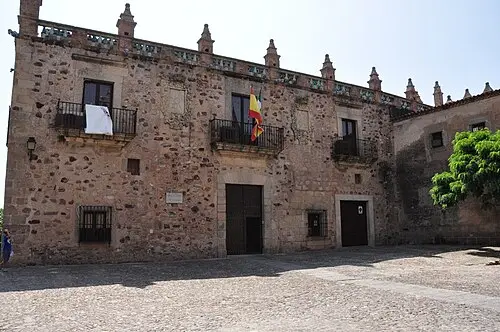 Museo de Cáceres (Casa de las Veletas) — Jesusccastillo (CC BY-SA 3.0 es) Museo de Cáceres (Casa de las Veletas)