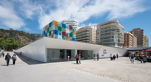 Centre Pompidou Málaga — Epizentrum (CC BY-SA 3.0) Centre Pompidou Málaga