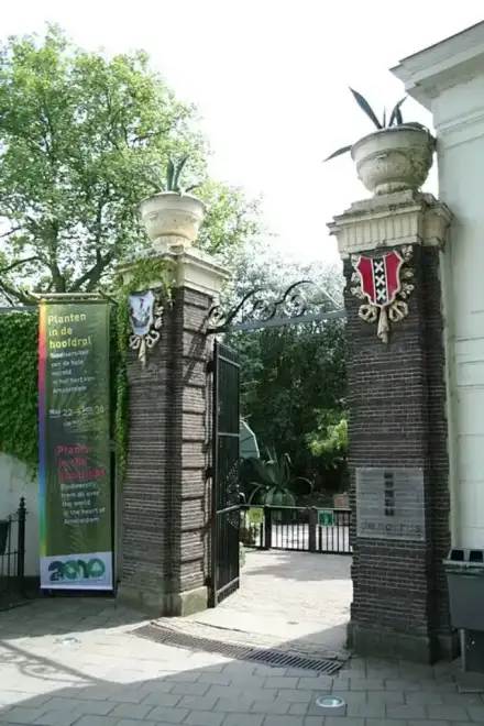 Jardín Botánico Hortus Botanicus — PersianDutchNetwork (Public domain) Jardín Botánico Hortus Botanicus