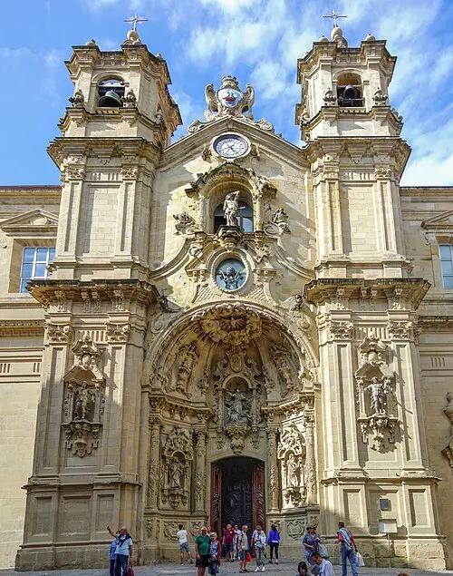 Basilica of Santa María del Coro — User Spike (CC BY-SA 4.0) Basilica of Santa María del Coro