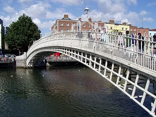 Ha'penny Bridge — Wikimedia Commons (Public domain) Ha'penny Bridge