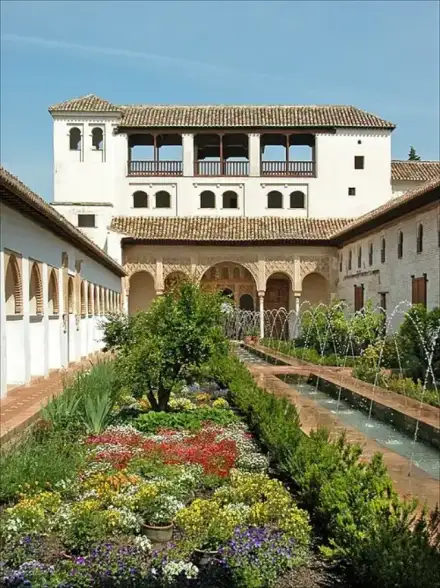 Jardins do Generalife — Jean-Pierre Dalbéra from Paris, France (CC BY 2.0) Jardins do Generalife