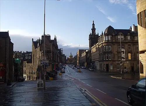 Royal Mile — User:pschemp (CC BY-SA 3.0) Royal Mile