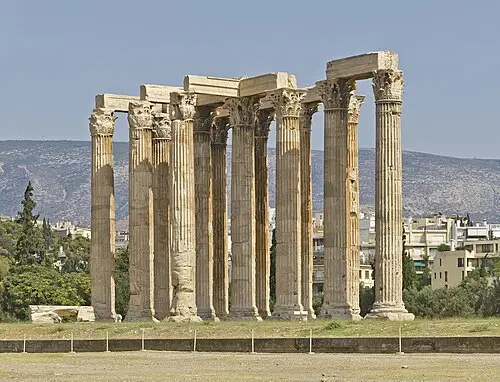 Templo de Zeus Olímpico — A.Savin (CC BY-SA 3.0) Templo de Zeus Olímpico