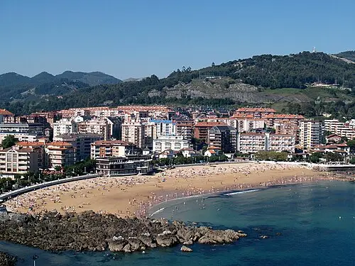 Spiaggia di Brazomar — Andrew Parnell (CC BY 2.0) Spiaggia di Brazomar
