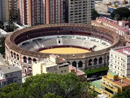 Stierkampfarena La Malagueta — Olaf Tausch (CC BY 3.0) Stierkampfarena La Malagueta