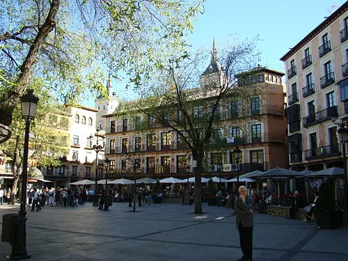 Plaza de Zocodover — Lourdes Cardenal (CC BY-SA 3.0) Plaza de Zocodover
