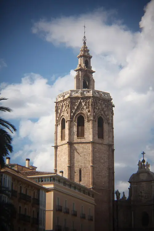 Catedral e Miguelete — Rafa Esteve (CC BY-SA 3.0 es) Catedral e Miguelete