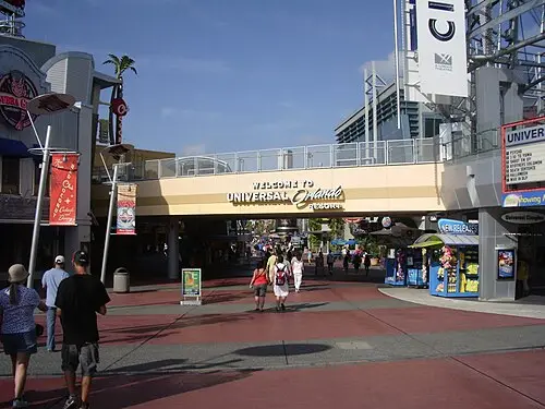 Universal Studios Singapore — own work (CC BY-SA 3.0) Universal Studios Singapore