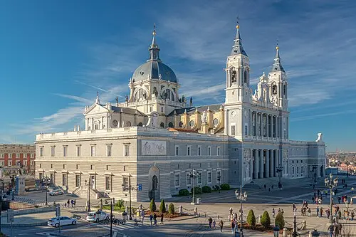 Almudena Cathedral — Fernando (CC BY-SA 4.0) Almudena Cathedral