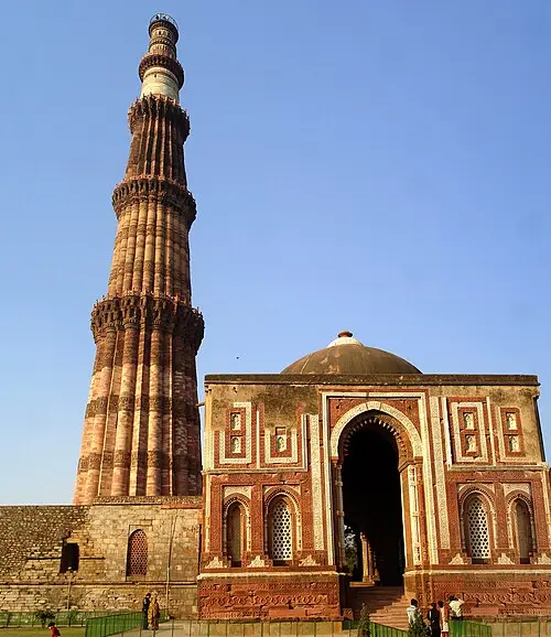 Qutb Minar — This Image was created by User:PlaneMad. If you are using the image under the creative commons share alike license please credit the photo CC-by-sa PlaneMad/Wikimedia and include a link to this page. No explicit permission is needed from me, but id appreciate an email if my work has been of help to you. If you dont want to release your work under a creative commons license, please mail me at arun.planemad@gmail.com or catch me at my Website to negotiate a custom license as per your needs. (CC BY-SA 2.5) Qutb Minar