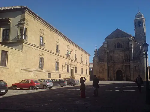Palast des Dekans Ortega — Nicoub93 (Public domain) Palast des Dekans Ortega