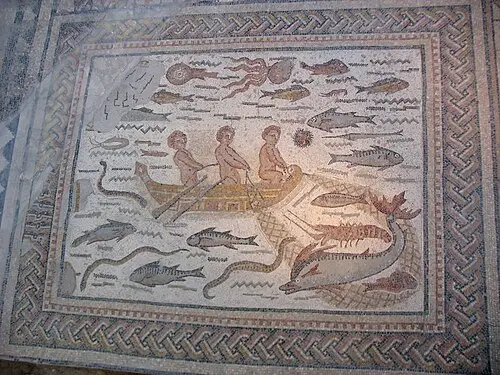 House of Hippolytus — PePeEfe (CC BY-SA 4.0) House of Hippolytus