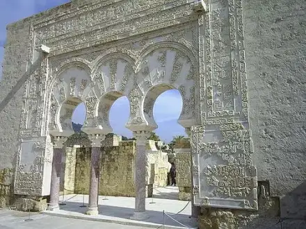 Medina Azahara — Wwal (CC BY-SA 3.0) Medina Azahara
