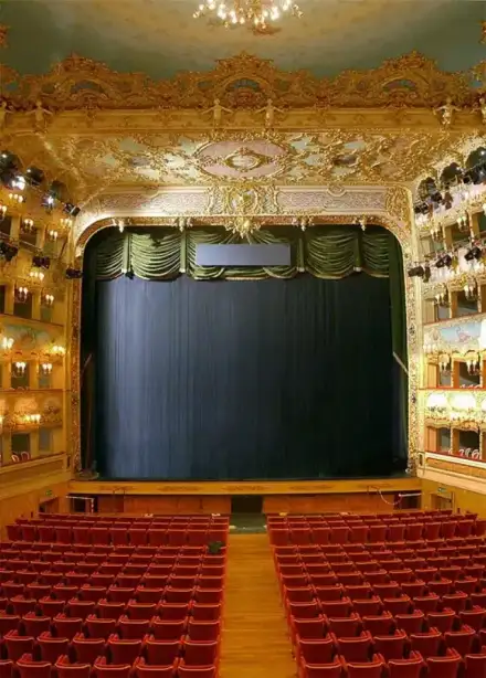 Teatro La Fenice — Wikimedia Commons (CC BY-SA 2.5) Teatro La Fenice