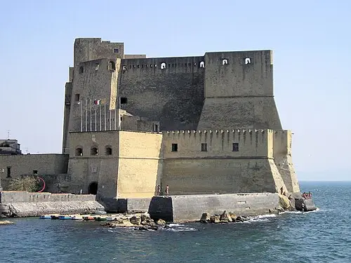 Castel dell'Ovo — Gil (CC BY 2.0) Castel dell'Ovo