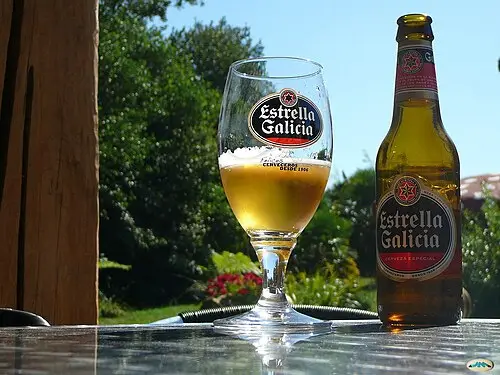 Mega, Mundo Estrella Galicia — juantiagues (CC BY-SA 2.0) Mega, Mundo Estrella Galicia