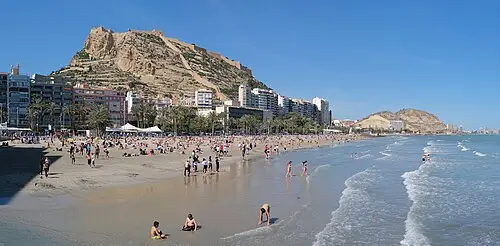 Praia del Postiguet — kallerna (CC BY-SA 4.0) Praia del Postiguet