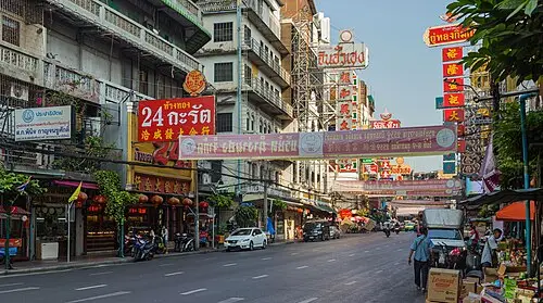 Bairro chinês de Yaowarat — Marcin Konsek (CC BY-SA 4.0) Bairro chinês de Yaowarat