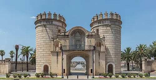 Puerta de Palmas — Diego Delso (CC BY-SA 4.0) Puerta de Palmas