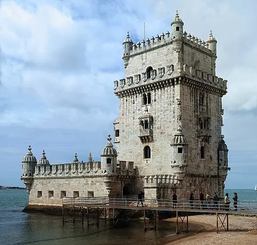 Belém Tower — Alvesgaspar (CC BY-SA 3.0) Belém Tower