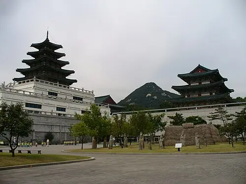 National Museum of Korea — en:User:Isaac Crumm (CC BY-SA 3.0) National Museum of Korea