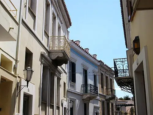 Plaka Quarter — Joanbanjo (CC BY-SA 3.0) Plaka Quarter