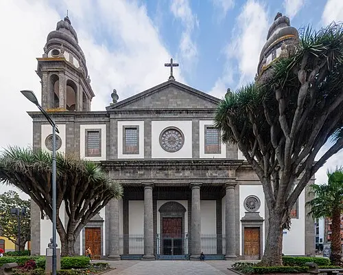 La Laguna Cathedral — Fernando (CC BY-SA 4.0) La Laguna Cathedral