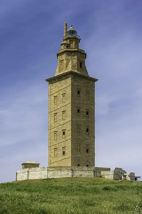 Tower of Hercules — Fernando (CC BY-SA 4.0) Tower of Hercules